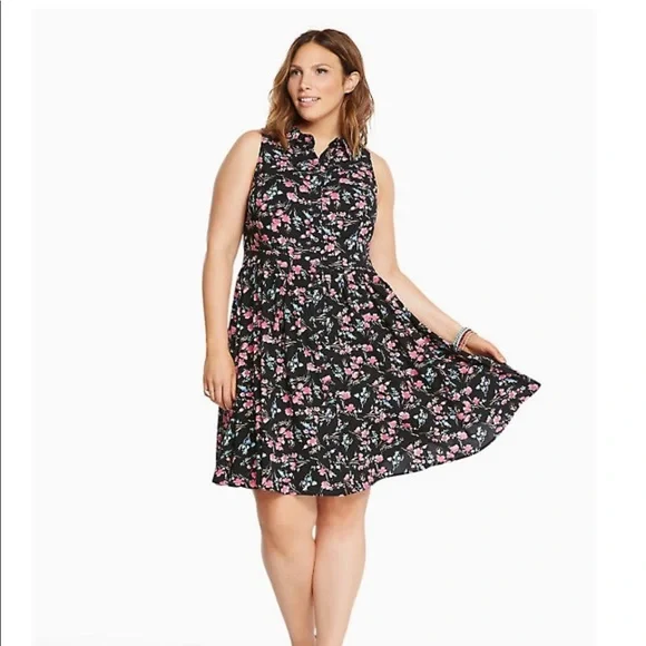 NWT Torrid floral button up dress - Picture 3 of 8